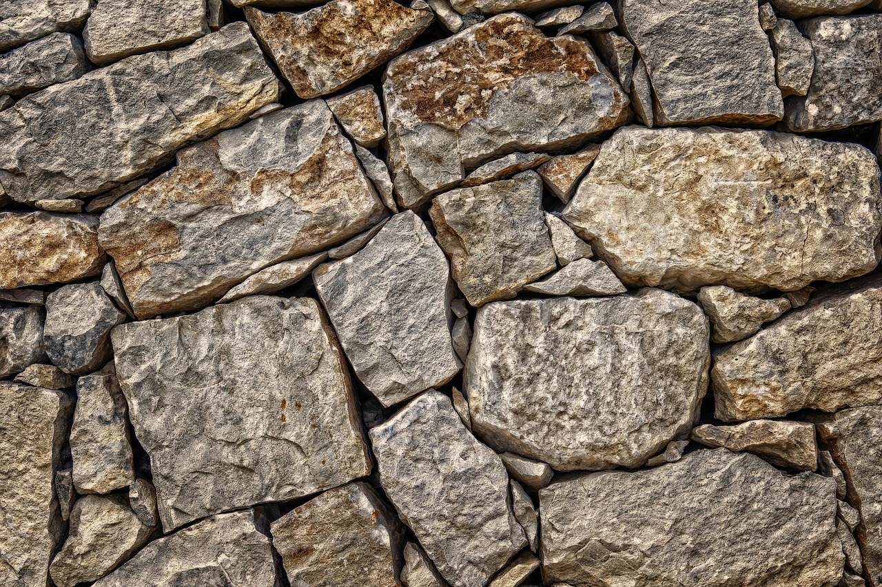 Petits travaux de maçonnerie : astuces pour bien débuter